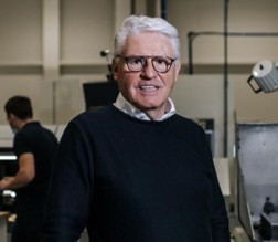 Erik Schildermans bij E.S. Tooling